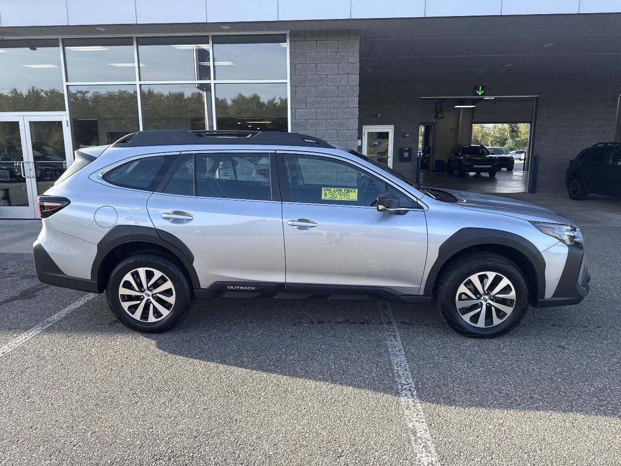 Certified 2025 Subaru Outback w/ Popular Package #1A AWD/4WD image 3