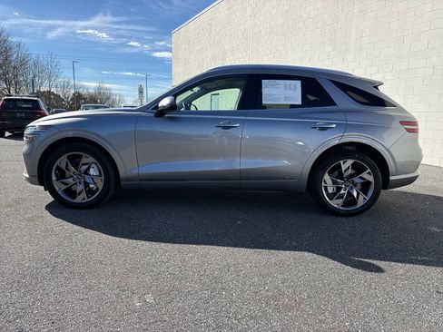 Used 2025 Genesis Electrified GV70 Advanced w/ Prestige Package image 4