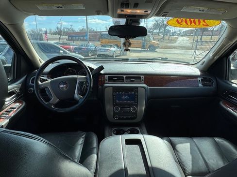 Used 2009 GMC Yukon XL SLT image 16