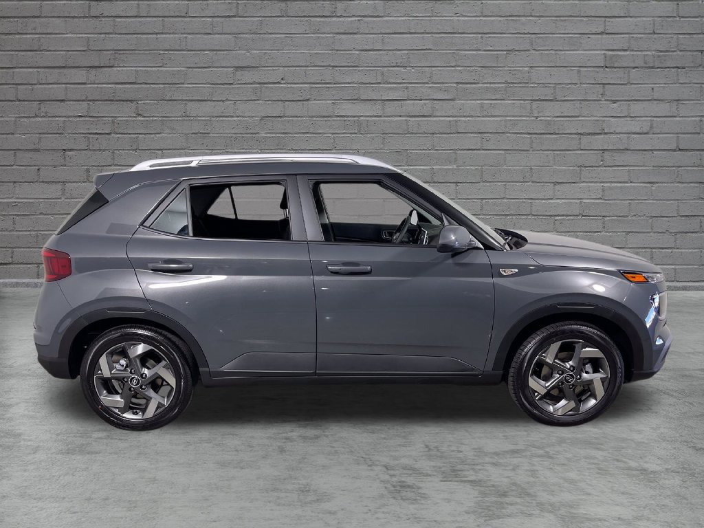 New 2026 Hyundai Venue SEL FWD image 6