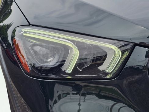 Used 2021 Mercedes-Benz GLE 350 w/ Premium Package image 4