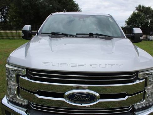 Used 2019 Ford F250 Lariat w/ Lariat Ultimate Package AWD/4WD image 4