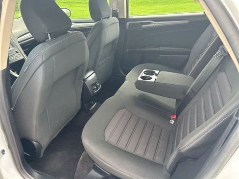 Used 2020 Ford Fusion SE FWD image 32