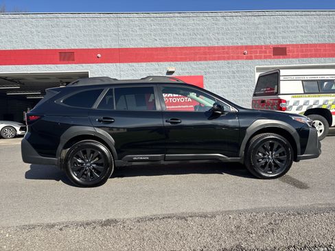 Used 2023 Subaru Outback Onyx Edition w/ Popular Package #2 AWD/4WD image 2