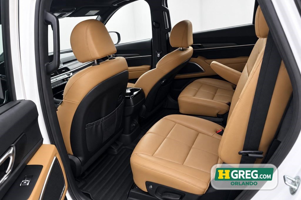 Used 2022 Kia Telluride SX w/ Towing Package FWD image 7