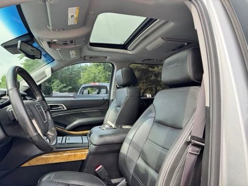 Used 2017 GMC Yukon XL Denali w/ Open Road Package RWD image 32