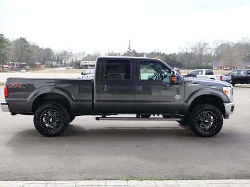 Used 2016 Ford F250 Lariat w/ Lariat Ultimate Package image 4