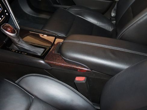 Used 2016 Cadillac XTS Luxury image 32