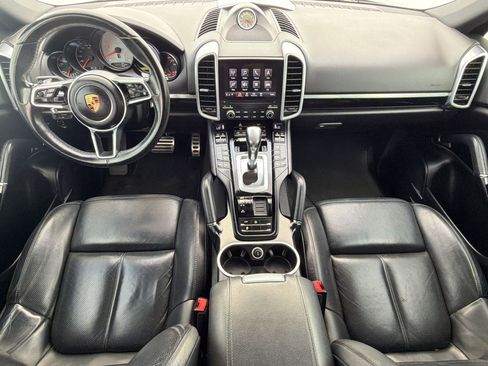 Used 2017 Porsche Cayenne S AWD/4WD image 29