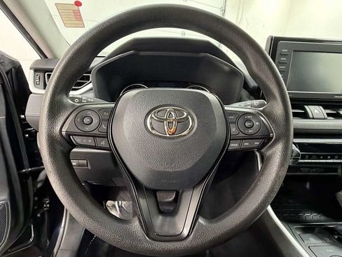 Certified 2021 Toyota RAV4 LE AWD/4WD image 16