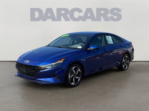 Used 2023 Hyundai Elantra SEL w/ Convenience Package FWD image 3
