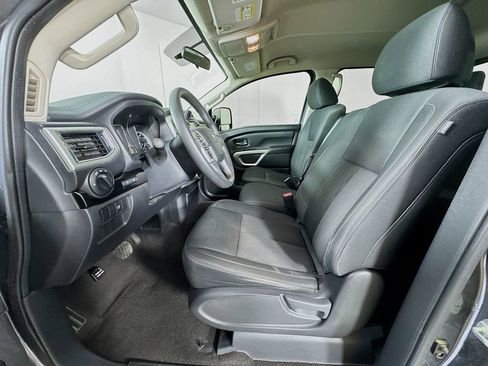 Used 2019 Nissan Titan SV AWD/4WD image 23