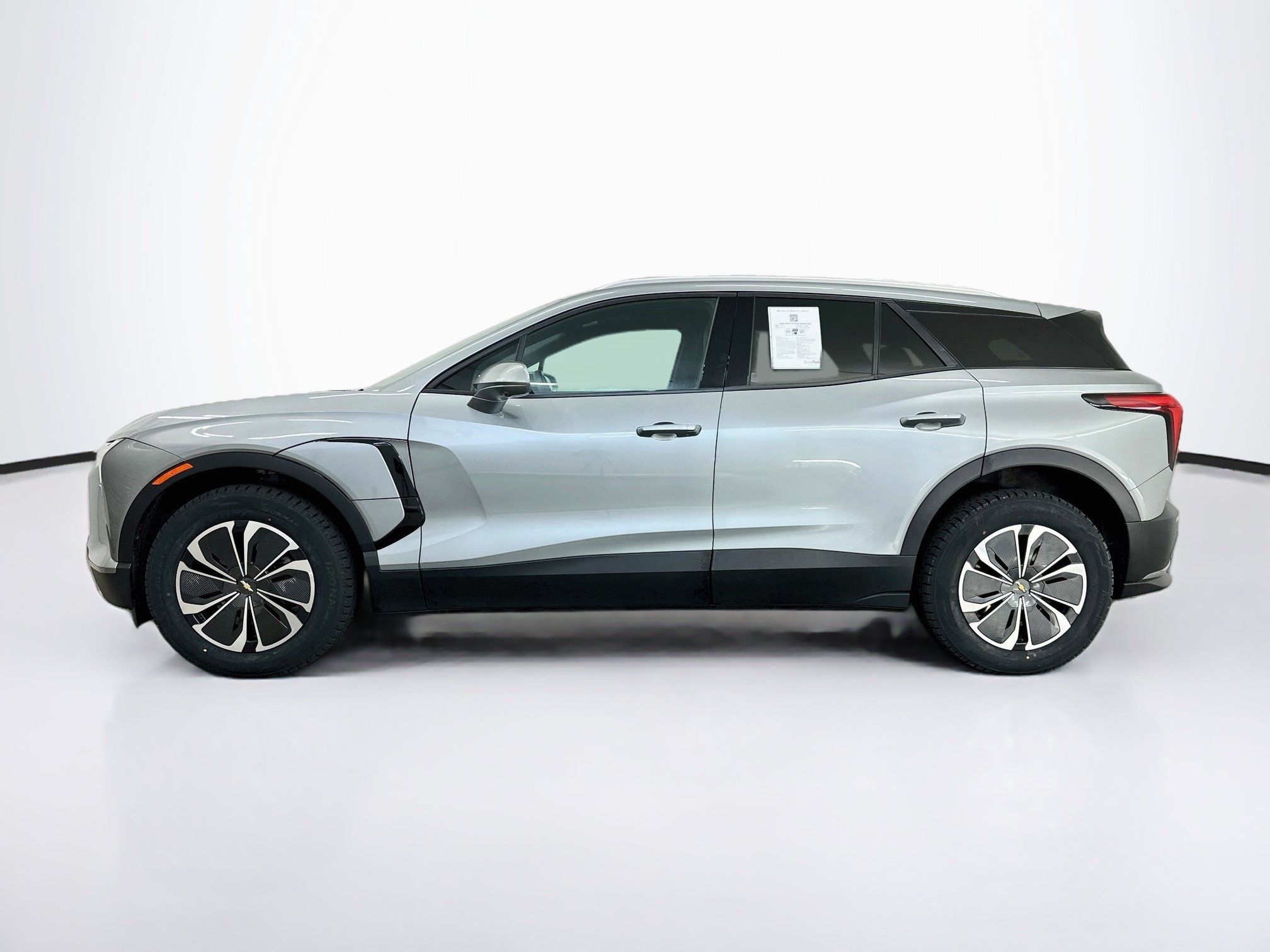 Used 2024 Chevrolet Blazer EV LT AWD/4WD image 4