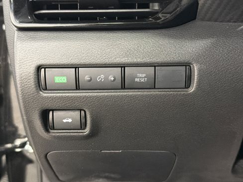 Used 2025 Nissan Sentra SR w/ Midnight Edition FWD image 19