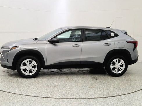 New 2026 Chevrolet Trax LS w/ Driver Confidence Package image 4