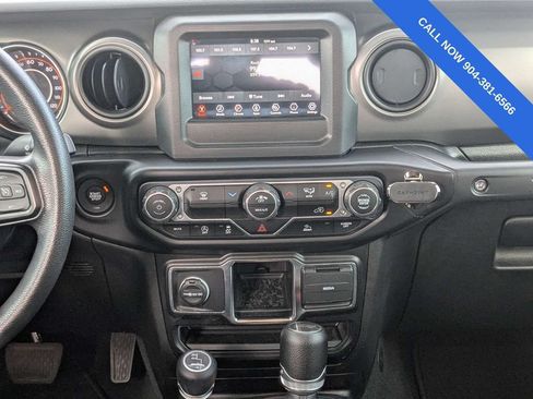 Used 2022 Jeep Wrangler Unlimited Sport AWD/4WD image 18