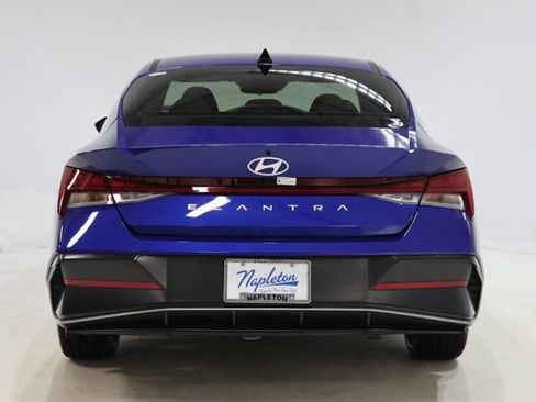 Used 2025 Hyundai Elantra SEL FWD image 2
