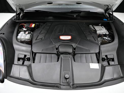 Used 2019 Porsche Cayenne Turbo w/ Premium Plus Package image 41