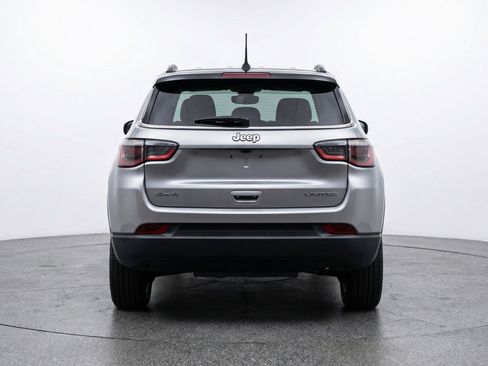 Used 2025 Jeep Compass Limited image 7