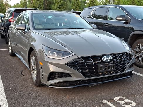 Used 2023 Hyundai Sonata SEL w/ Preferred Accessory Package FWD image 5