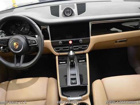 Used 2023 Porsche Macan AWD/4WD image 24