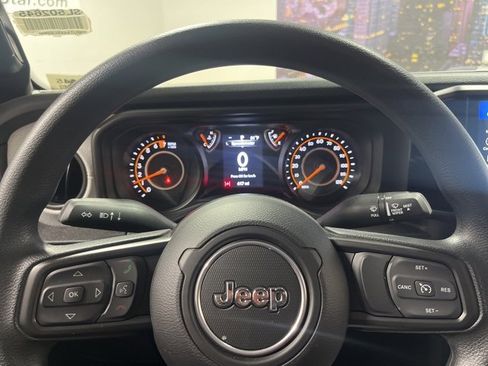 New 2025 Jeep Gladiator Nighthawk image 11