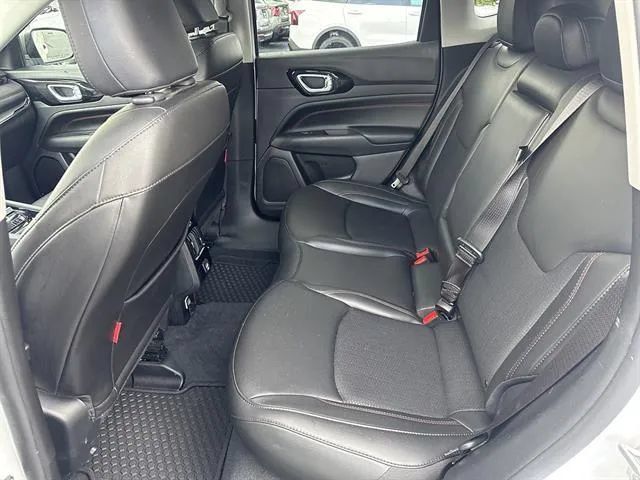Used 2022 Jeep Compass Trailhawk AWD/4WD image 14