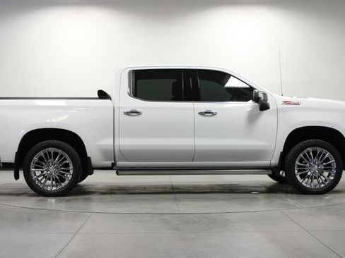 Used 2022 Chevrolet Silverado 1500 LTZ w/ LTZ Premium Package image 3