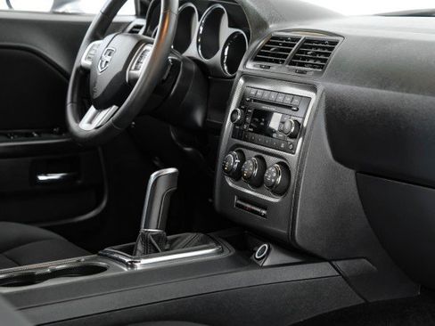 Used 2013 Dodge Challenger R/T RWD image 21