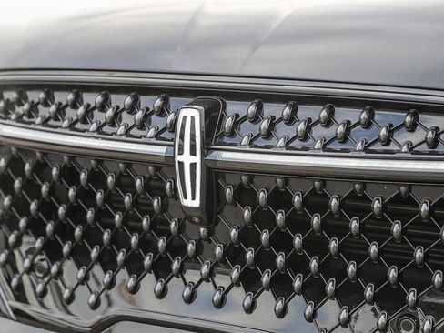 Certified 2024 Lincoln Nautilus Reserve w/ Equipment Group 202A image 7