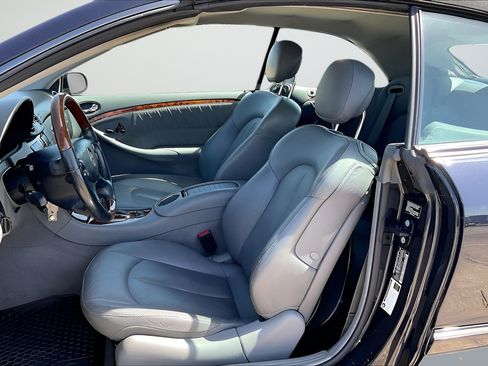 Used 2009 Mercedes-Benz CLK 550 Cabriolet image 14