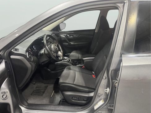 Used 2019 Nissan Rogue SV w/ Sun & Sound Touring Package image 9