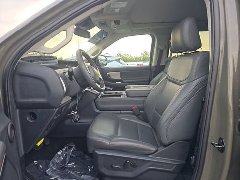 Used 2025 Ford Expedition Max Active RWD image 9