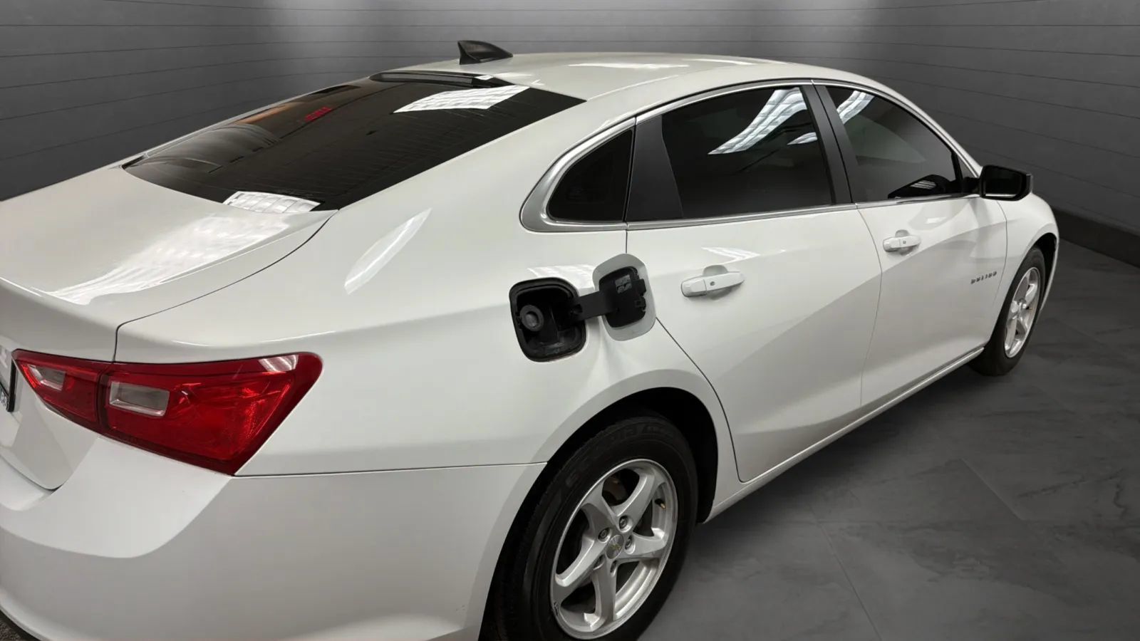Used 2017 Chevrolet Malibu LS w/ LPO, Convenience Package 1 FWD image 25