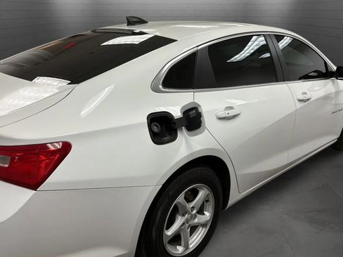 Used 2017 Chevrolet Malibu LS w/ LPO, Convenience Package 1 FWD image 25