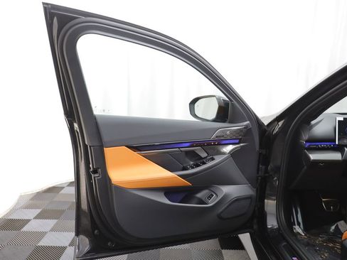 New 2026 BMW M5 w/ Executive Package image 5