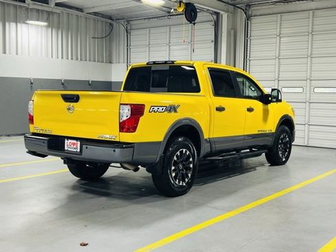 Used 2018 Nissan Titan PRO-4X w/ Pro-4x Convenience Package image 17