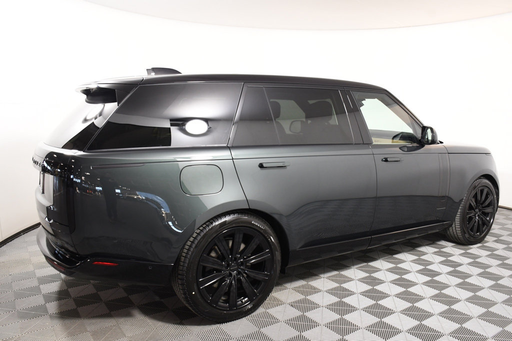 New 2026 Land Rover Range Rover Long Wheelbase SE AWD/4WD image 7