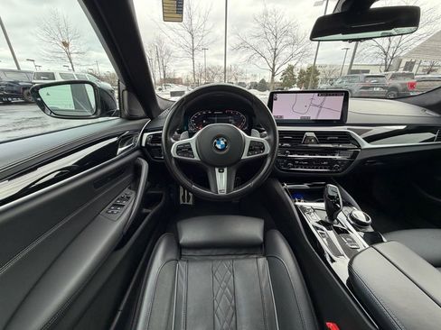 Used 2021 BMW M550i xDrive w/ Executive Package image 19