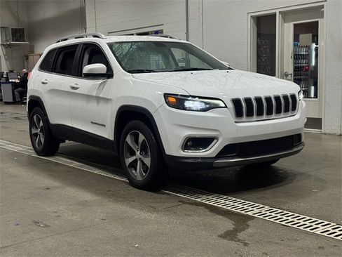 Used 2019 Jeep Cherokee Limited image 2