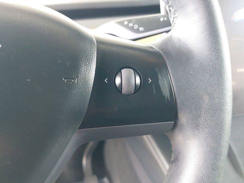 Used 2023 Tesla Model Y Long Range image 19