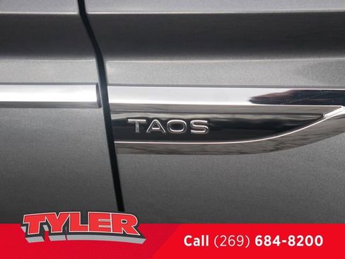 Used 2022 Volkswagen Taos SE image 11
