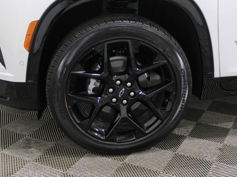 Used 2024 Chevrolet Traverse RS w/ LPO, Floor Liner Package image 36