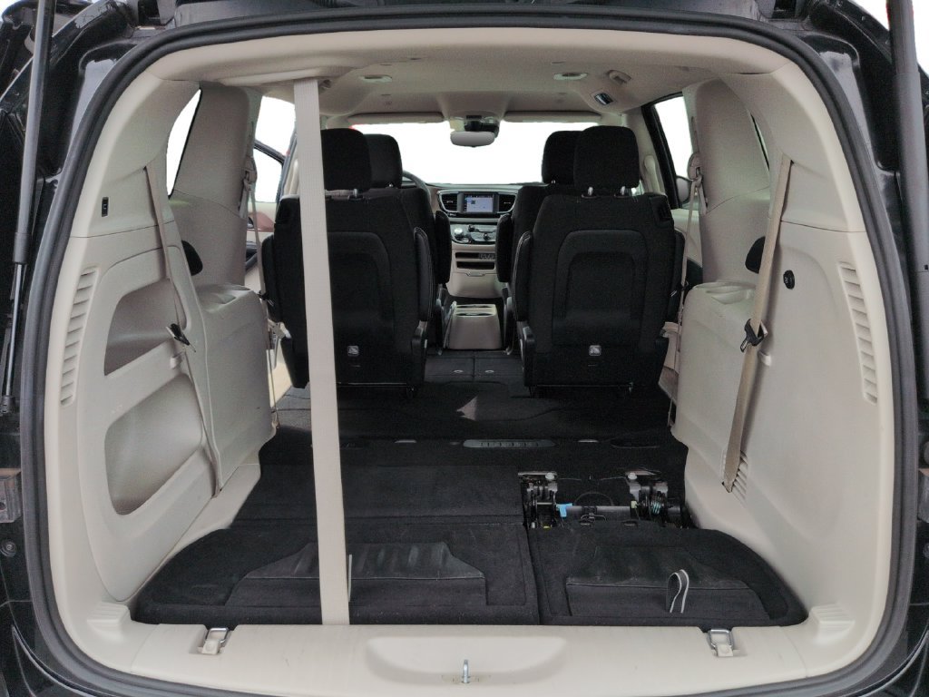 Used 2024 Chrysler Voyager LX FWD image 28