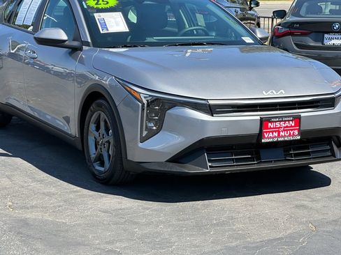 Used 2025 Kia K4 FWD image 11