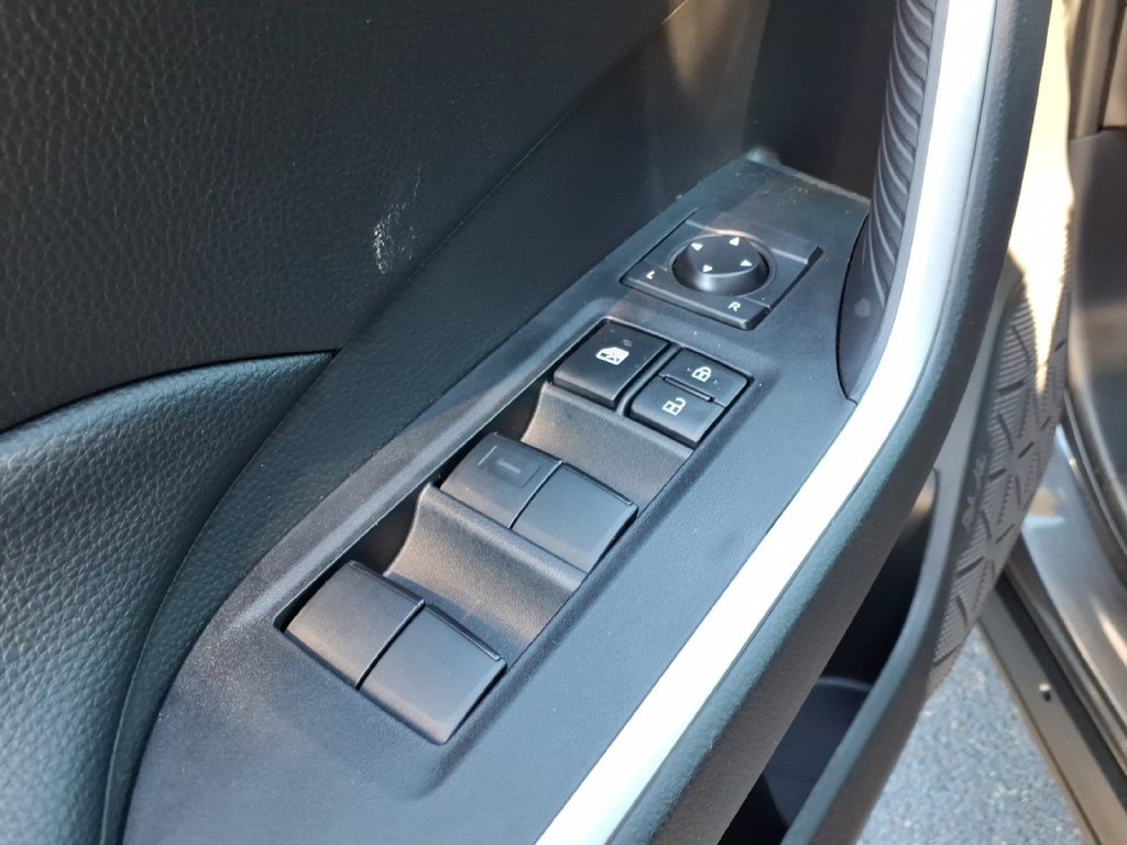 Certified 2025 Toyota RAV4 LE FWD image 6