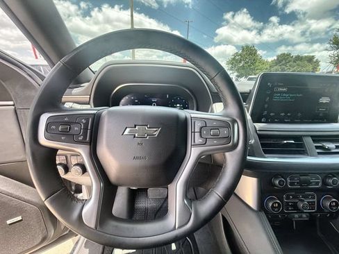 Used 2024 Chevrolet Suburban Z71 w/ Luxury Package AWD/4WD image 11