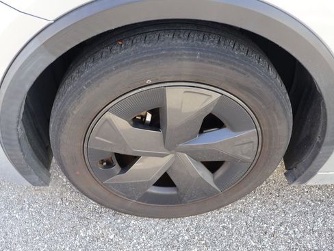 Used 2023 Toyota Prius LE image 4