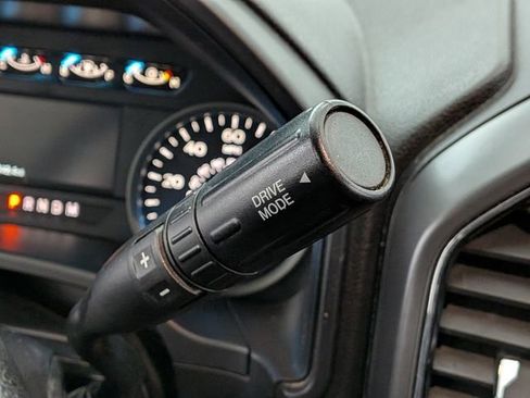 Certified 2019 Ford F150 XLT w/ Equipment Group 302A Luxury image 28