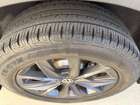 Used 2022 Volkswagen Tiguan SE image 26